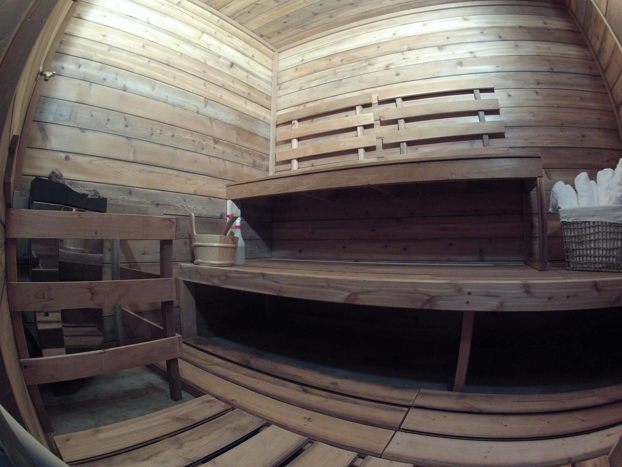 Vagabond Lodge At Kicking Horse Golden Exterior foto